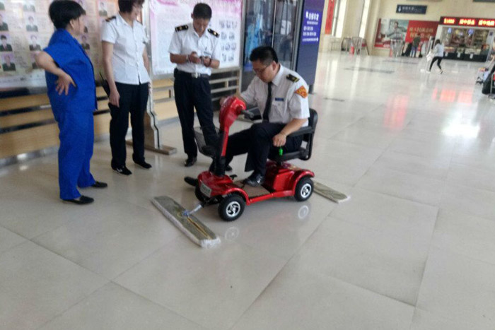 辦公樓商場(chǎng)四輪電動(dòng)塵推車(chē)101